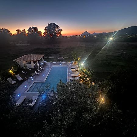 Kapetanios Luxury Aparthotel Agios Georgios  Ngoại thất bức ảnh