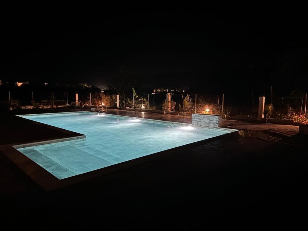 Kapetanios Luxury Aparthotel Agios Georgios  Ngoại thất bức ảnh