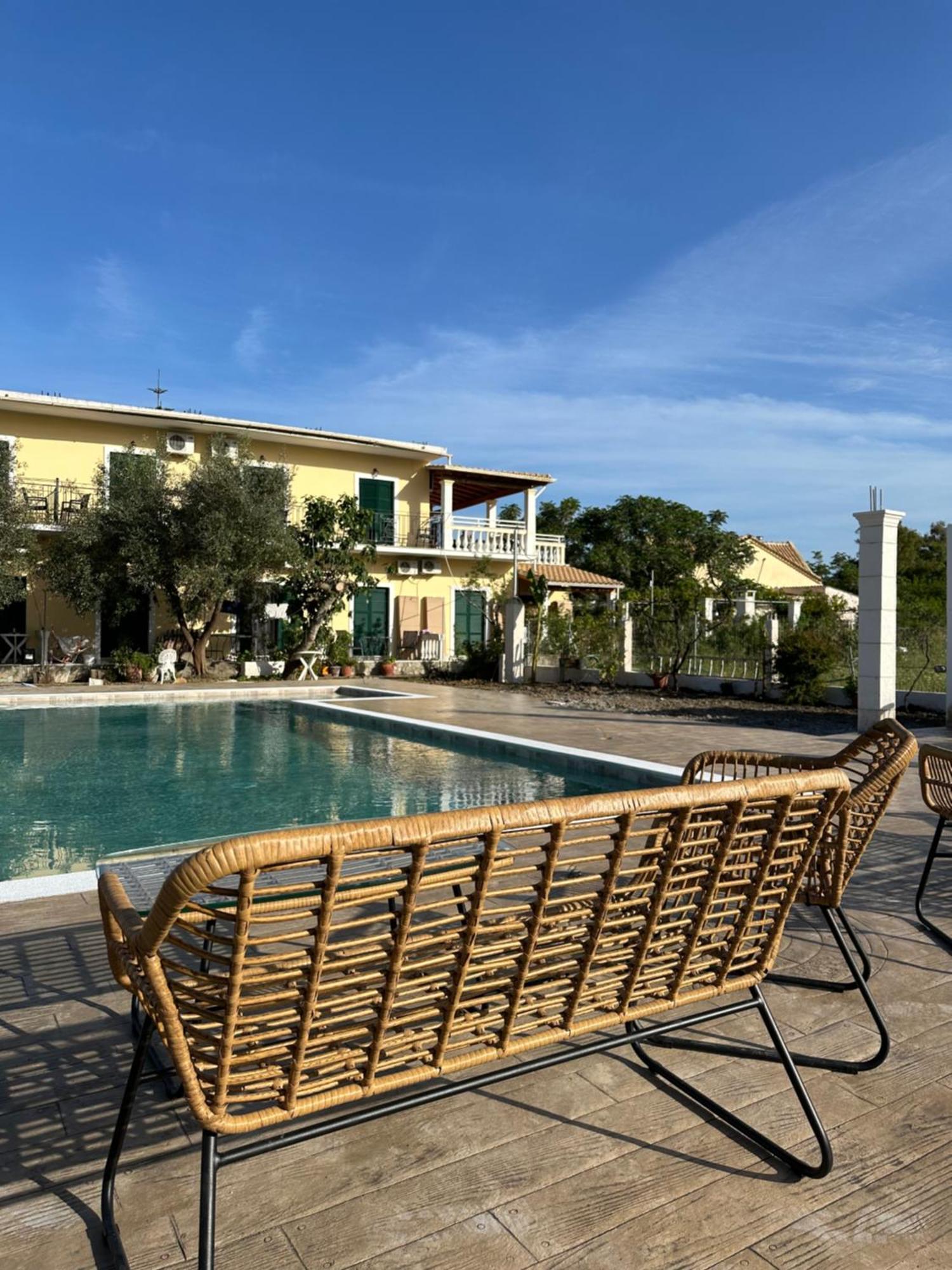 Kapetanios Luxury Aparthotel Agios Georgios  Ngoại thất bức ảnh
