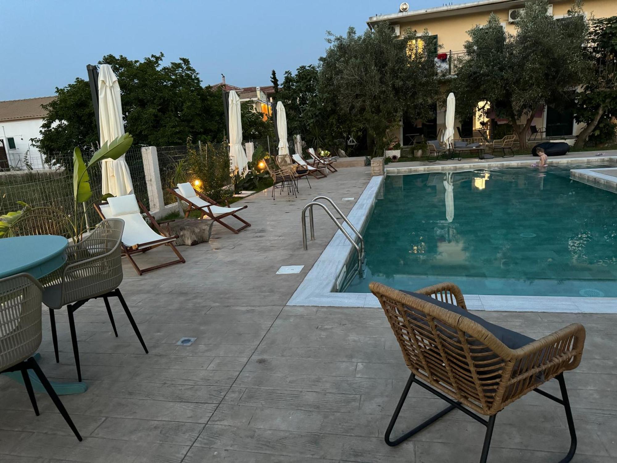 Kapetanios Luxury Aparthotel Agios Georgios  Ngoại thất bức ảnh