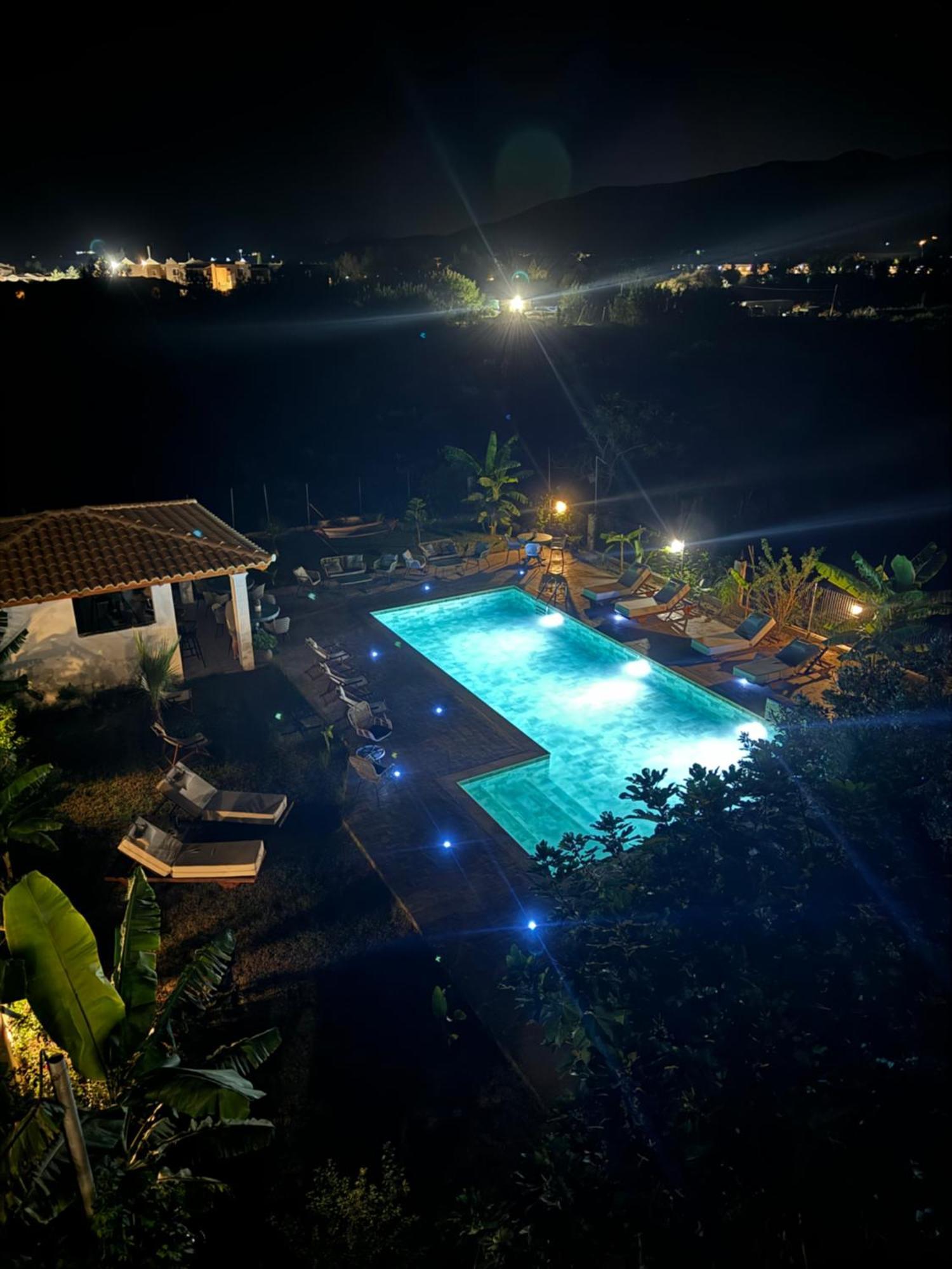 Kapetanios Luxury Aparthotel Agios Georgios  Ngoại thất bức ảnh