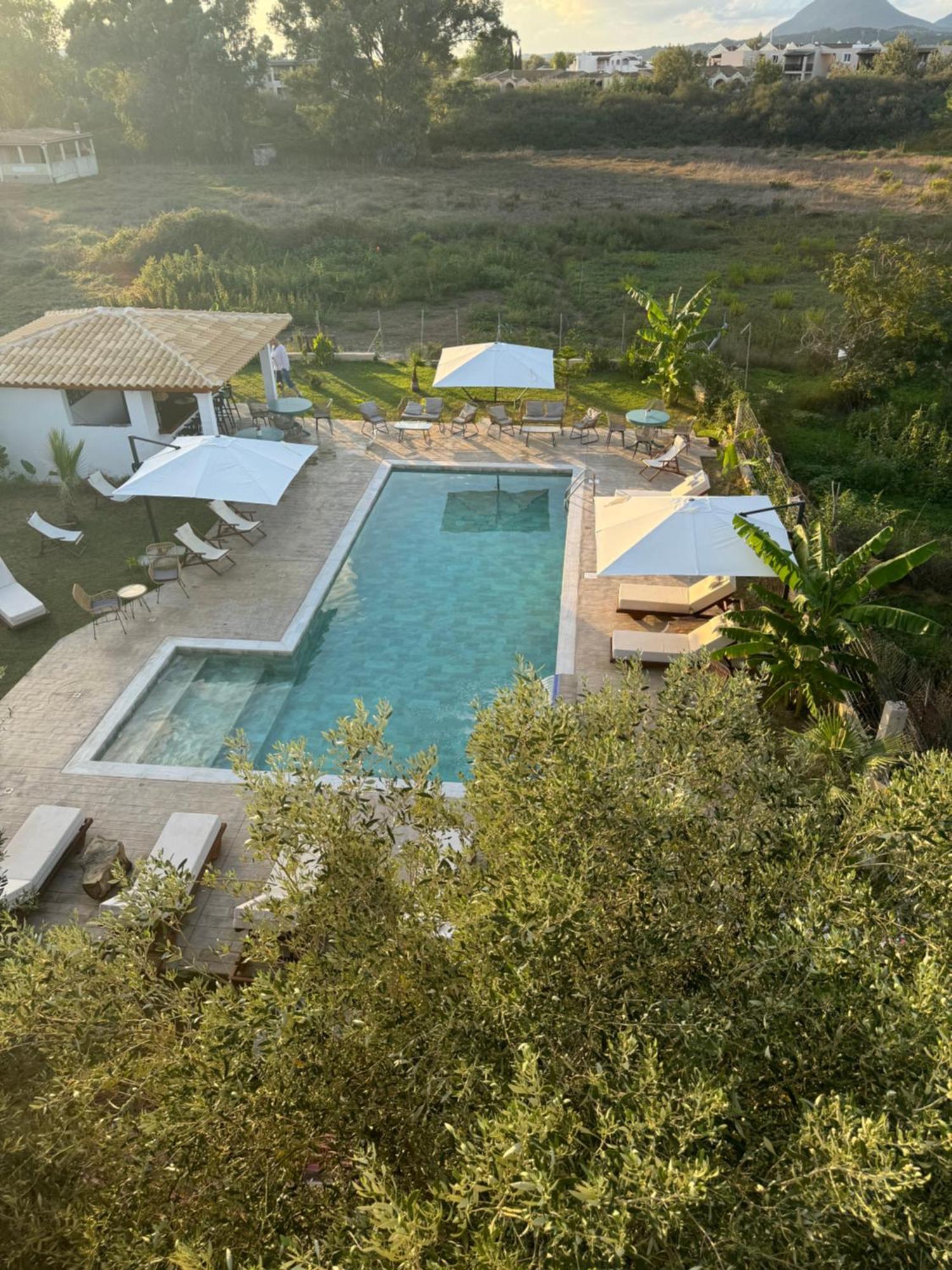 Kapetanios Luxury Aparthotel Agios Georgios  Ngoại thất bức ảnh